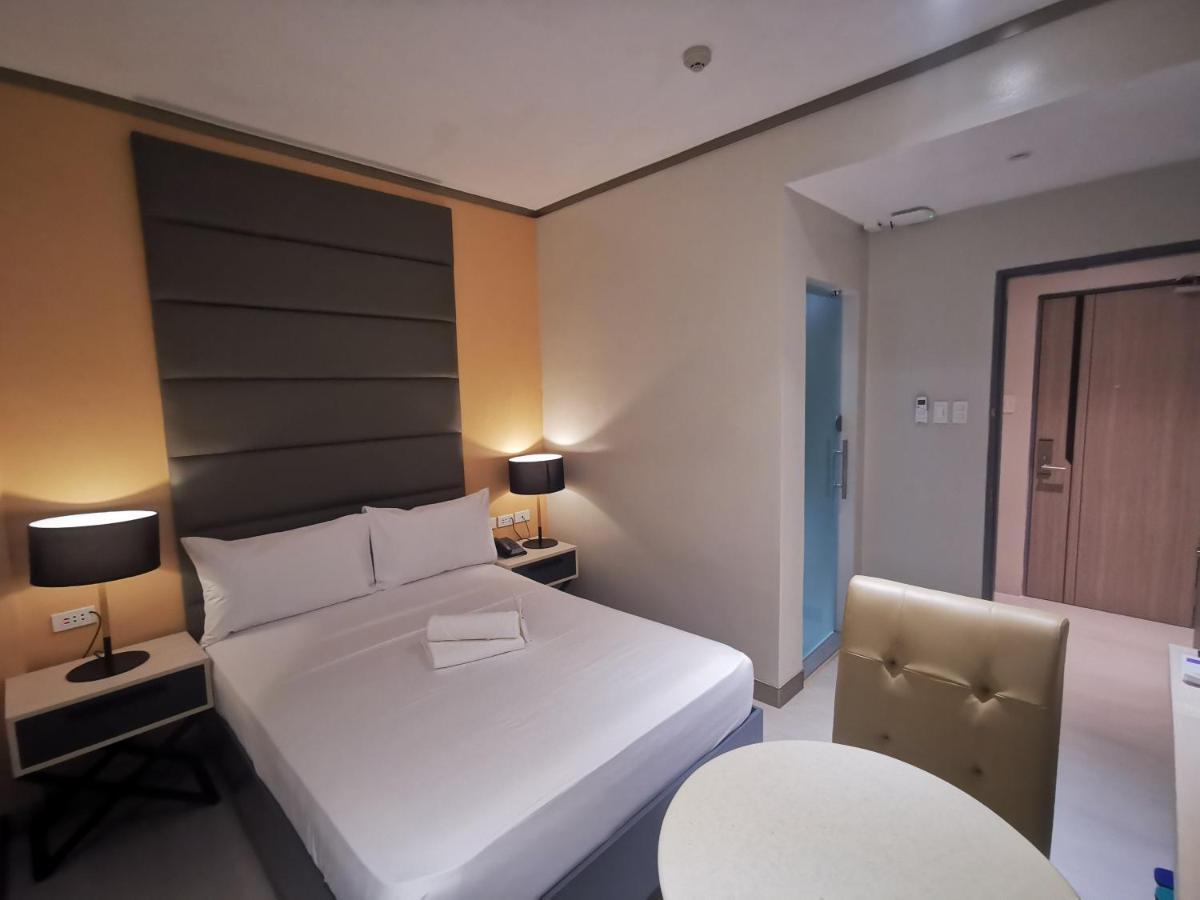 Yes Hotel Pandi Bulacan Exterior foto